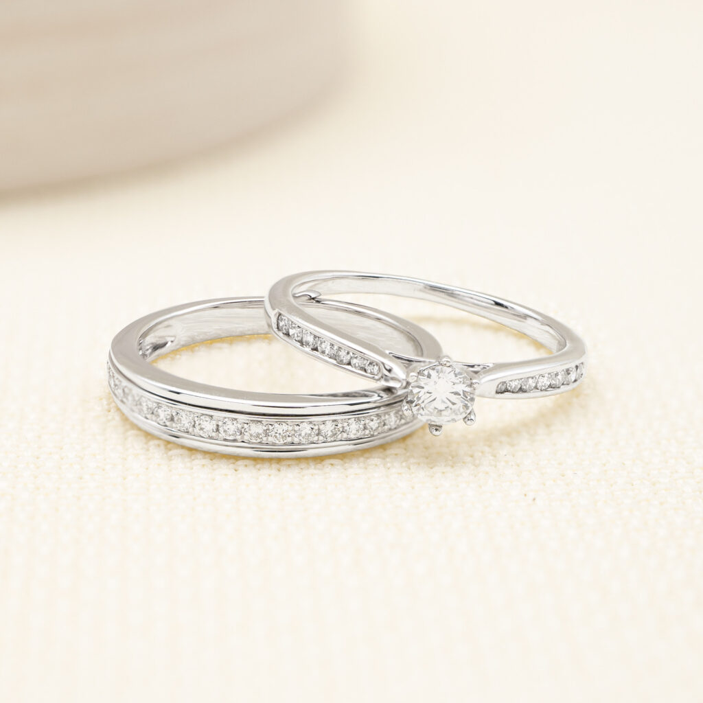anillo de diamante de compromiso